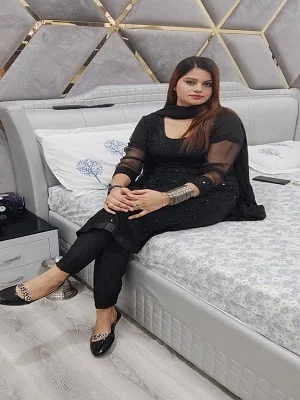 Call Girl in Chandigarh Sec 17